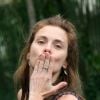 Carolina Dieckmann comemorou seu aniversário de 36 anos em um encontro com amigos em um restaurante da Zona Sul do Rio na tarde desta terça-feira, 16 de setembro de 2014. Ao perceber que estava sendo clicada, a atriz mostrou que estava de ótimo humor e mandou beijos para os fotógrafos