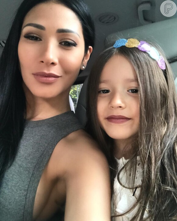 Simaria conversou com a filha, Giovanna, em espanhol e ganhou elogios dos seguidores nesta quarta-feira, 2 de janeiro de 2019