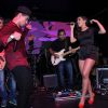 Anitta canta e dança com Thiago Martins na pré-estreia de 'Isolados'