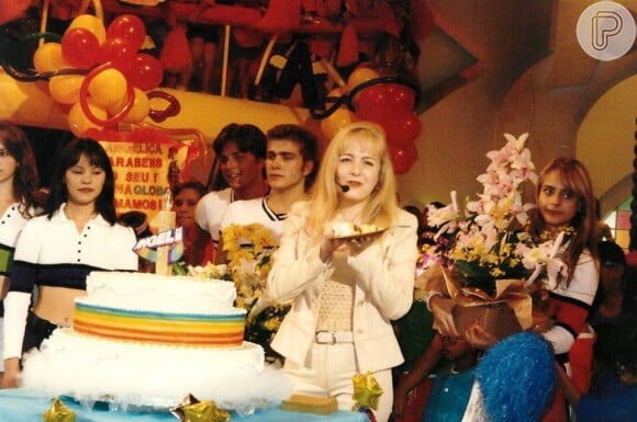 Já na Globo, nos final dos anos 1990, Angélica apresenta o 'Angel Mix' com Geovanna Tominaga e Juliana Silveira