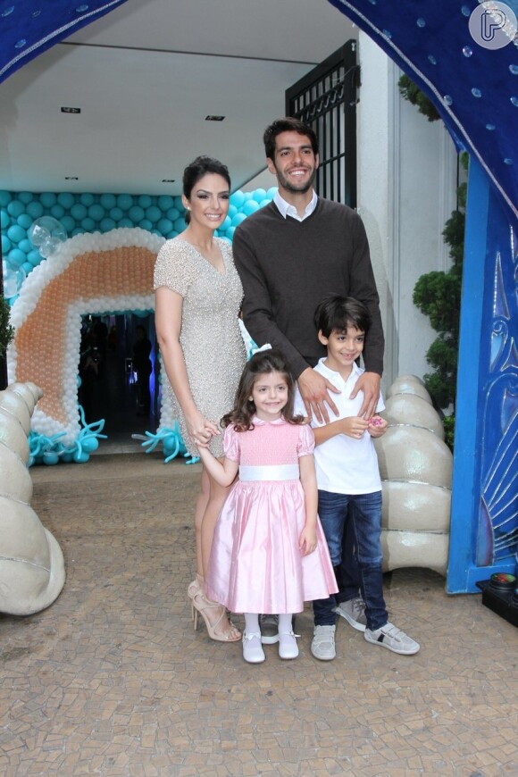 Kaká e Carol Celico são pais de Luca, hoje com 10 anos, e Isabela, com 7. Na foto, o então casal aparece na festa de 4º aniversário da menina
