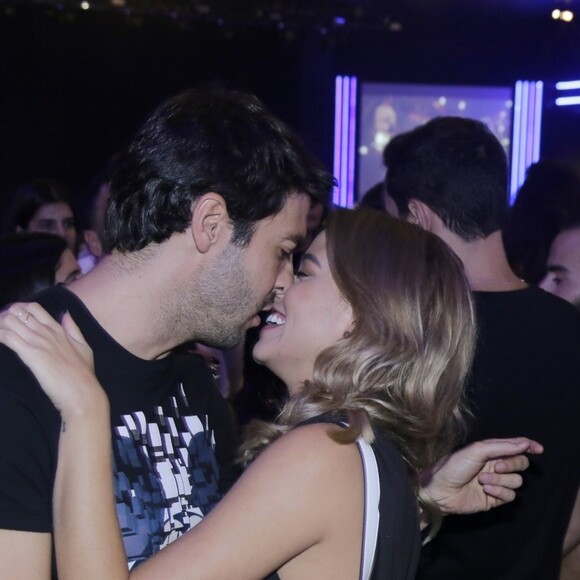 Kaká pediu a modelo Carol Dias em casamento