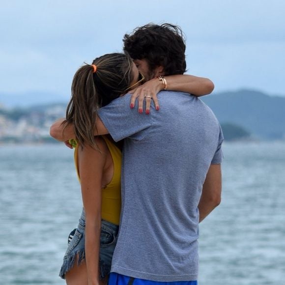 Alessandra Ambrosio e Nicolo Oddi curtem juntos e namoram