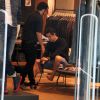 Murilo Benício comprou um sapato no shopping Village Mall, na Barra da Tijuca, Zona Sul do Rio, na tarde desta quarta-feira, 17 de setembro de 2014. O ator escolheu um modelo que estava na vitrine da loja, experimentou e levou o calçado para casa