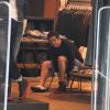 Murilo Benício comprou um sapato no shopping Village Mall, na Barra da Tijuca, Zona Sul do Rio, na tarde desta quarta-feira, 17 de setembro de 2014. O ator escolheu um modelo que estava na vitrine da loja, experimentou e levou o calçado para casa