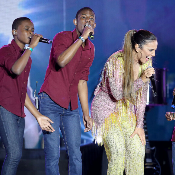 Ivete Sangalo se divertiu ao fazer um dueto com Melisizwe Brothers