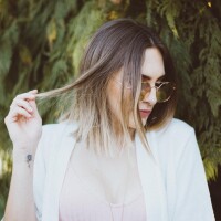 Hairstylist conta 5 erros que prejudicam todos os tipos de cabelo no verão