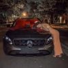 Grávida, Gabi Brandt ganha carro Mercedes GLA, avaliado em cerca de R$ 160 mil, de presente do noivo, Saulo Pôncio