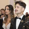 Saulo Poncio usou terno da grife Dolce & Gabbana em casamento com Gabi Brandt