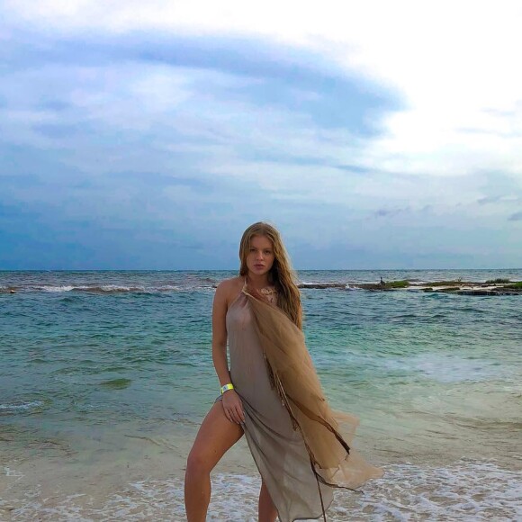 Tons neutros e terrosos também ganham espaço no closet de verão de Luísa Sonza