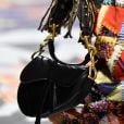 A reedição da Saddle Bag da Dior foi vista nos dois últimos desfile de prêt-à-porter da marca.