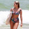 Isabella Santoni elege biquíni com hot pant para dia de surfe em praia no Rio de Janeiro nesta quarta-feira, dia 22 de janeiro de 2019
