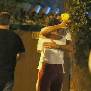 Glenda Kozlowski e o empresário Luis Tepedino são fotografados aos beijos nas ruas do baixo Gávea, zona sul do Rio de Janeiro, na noite desta quarta-feira, 23 de janeiro de 2019