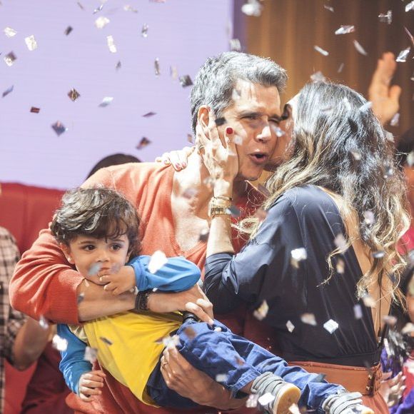 Marcio Garcia tem quatro filhos com a mulher, Andréa Santa Rosa, mas descarta rótulo de família perfeita: 'Como em qualquer família, a gente brinca, briga, se diverte e se emociona junto'