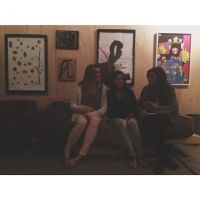 Bruna Marquezine se diverte com a amiga Sasha e posta foto no Instagram