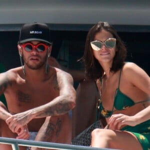 Neymar e Bruna Marquezine não se seguem mais no Instagram