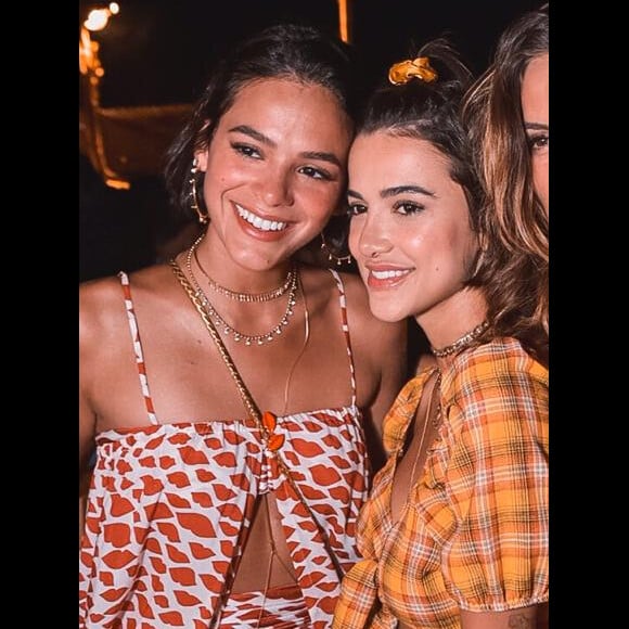 Bruna Marquezine e Manu Gavassi são amigas de longa data