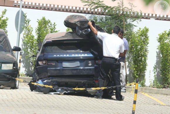 O carro de Isis Valverde após acidente em janeiro deste ano