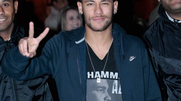 Neymar ironiza crítica de ex-jogador por 2 festas:'Triste que não foi convidado'