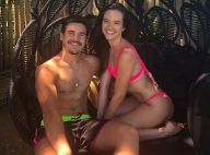 Casal neon! Juliana Paiva e Nicolas Prattes usam tons fluorescentes em Noronha