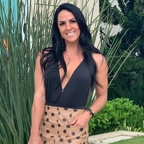 Graciele Lacerda realiza sonho e compra seu primeiro carro