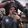 Bruna Marquezine aparou o corte de cabelo com o hair stylist Paulo Neto