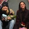 Sasha Meneghel e Bruna MArquezine se divertiram em supermercado de Nova York