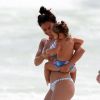 Yanna Lavigne leva a filha para curtir dia de praia, no Rio