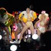 Com cenário colorido, Miley Cyrus se apresenta em São Paulo com a turnê 'Bangerz'