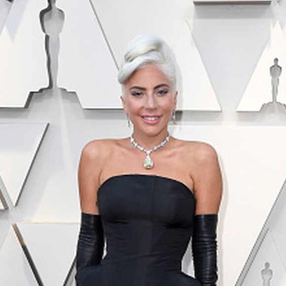 Lady Gaga brilhou no tapete vermelho do Oscar 2019 realizado neste domingo, 24 de fevereiro de 2019