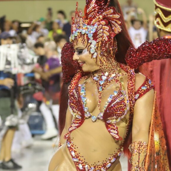 Viviane Araújo representou a borboleta de Oyá