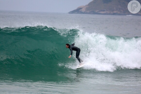 Romulo Neto mostrou habilidade em tarde de surf no Rio