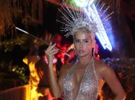 Com transparência e decote profundo, Deborah Secco beija marido em baile. Fotos!