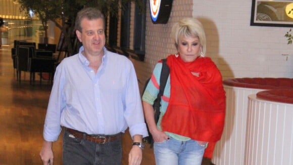 Ana Maria Braga é flagrada passeando em shopping com o ex-namorado, Mauro Bayout