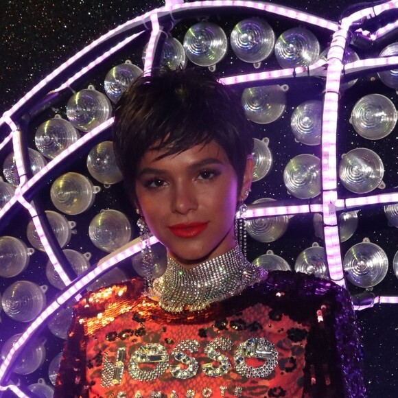 Bruna Marquezine deixou chorando camarote da Sapucaí após esbarrar com o ex-namorado Neymar