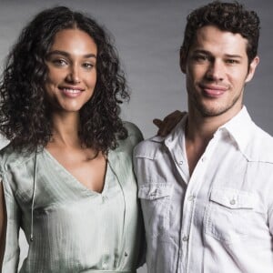 Débora Nascimento e José Loreto voltaram a se falar após fim do casamento e amigo dos atores acredita em reconciliação