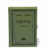 A book clutch 'Lolita' da Olympia Le Tan custa aproximadamente R$4.500