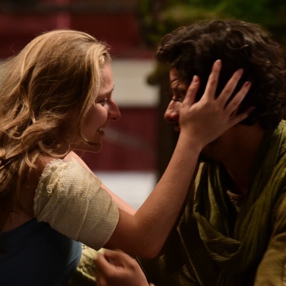 Helena (Julia Maggesi) revê Tadeu (Ricky Tavares) no capítulo de quinta-feira, 14 de março de 2019, da novela 'Jesus'