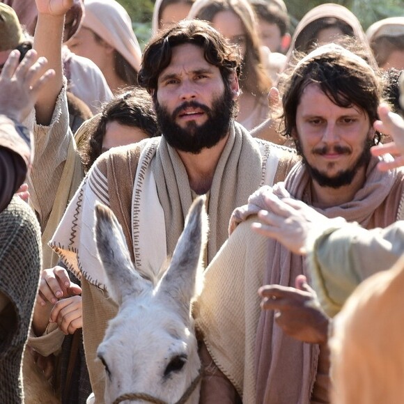 Jesus (Dudu Azevedo) chega para celebrar a Páscoa, no capítulo de sexta-feira, 15 de março de 2019, da novela 'Jesus'