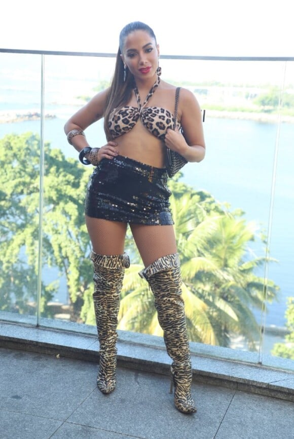 E essas botas de Anitta para o bloco de carnaval? Amamos!