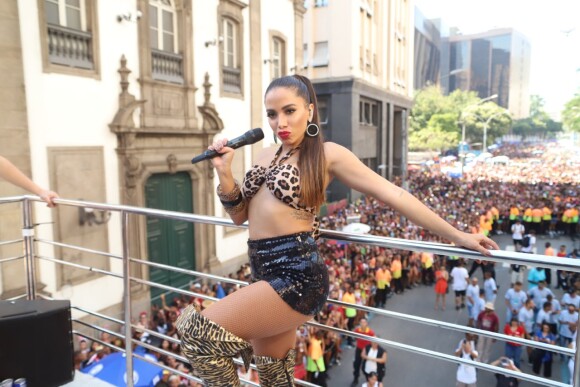 Anitta arrasou fantasiada de Bebel no Bloco das Poderosas, em 9 de março de 2019, no Rio de Janeiro