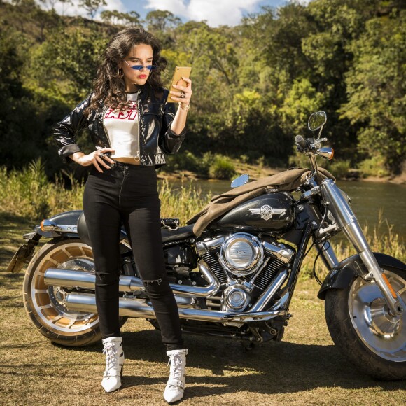 Mariane (Kéfera Buchmann) foi a empregada de Hildegard (Irene Ravache) em outra reencarnação na novela 'Espelho da Vida'.