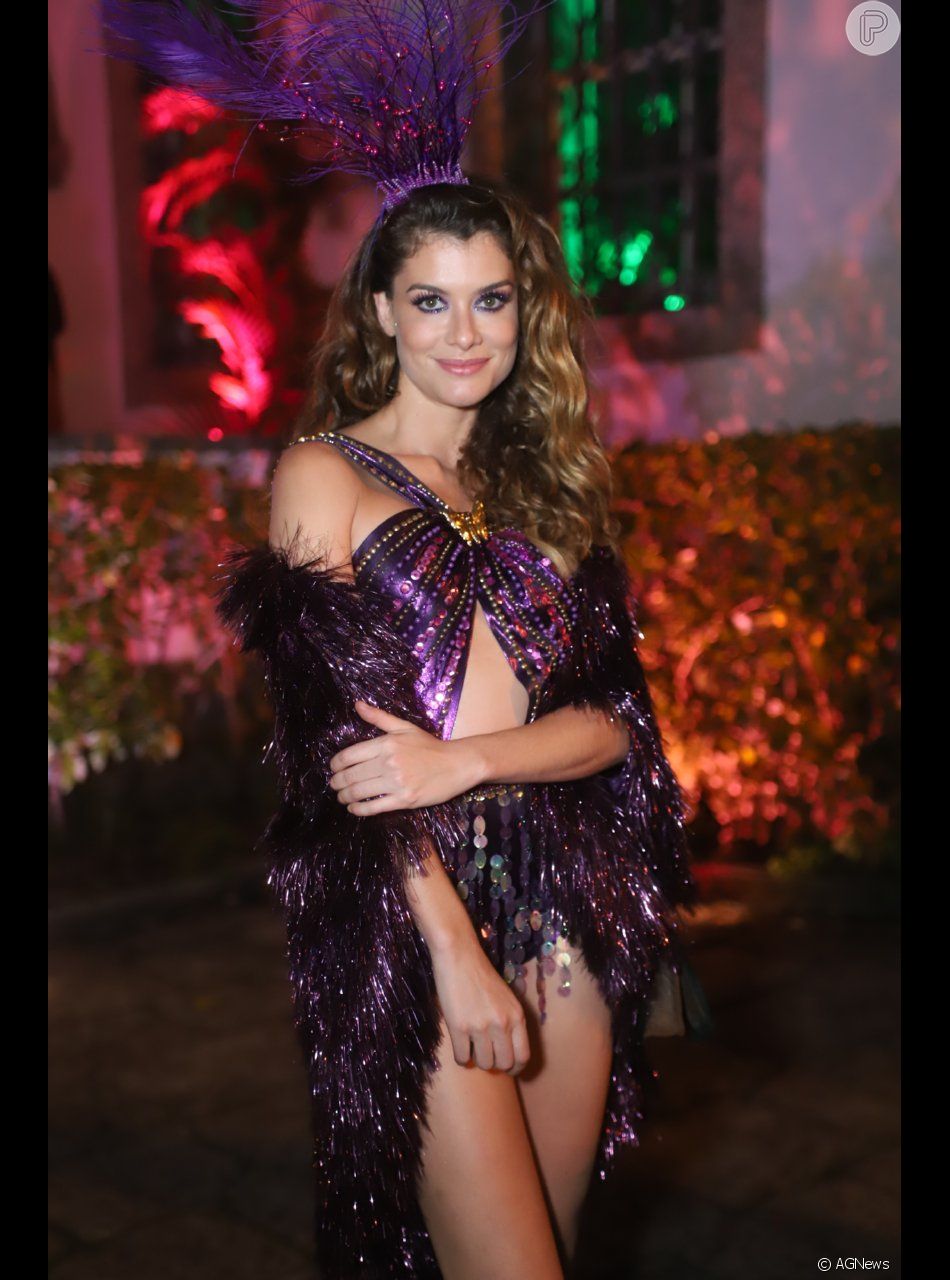 Famosas apostam no brilho metalizado do look que é trend para o Outono-inverno