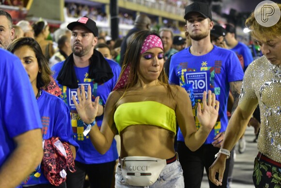Anitta curtiu o Carnaval solteira e foi a camarote na Sapucaí