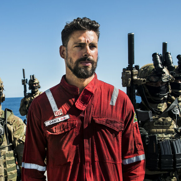 Cauã Reymond está gravando a segunda temporada da série 'Ilha de Ferro'