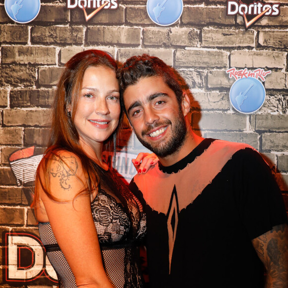 Luana Piovani e Pedro Scooby se separaram após 8 anos de relação. O casal tem 3 filhos, Dom, Ben e Liz.