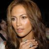 Jennifer Lopez sempre usa maquiagem com bastante bronzer e muito glow