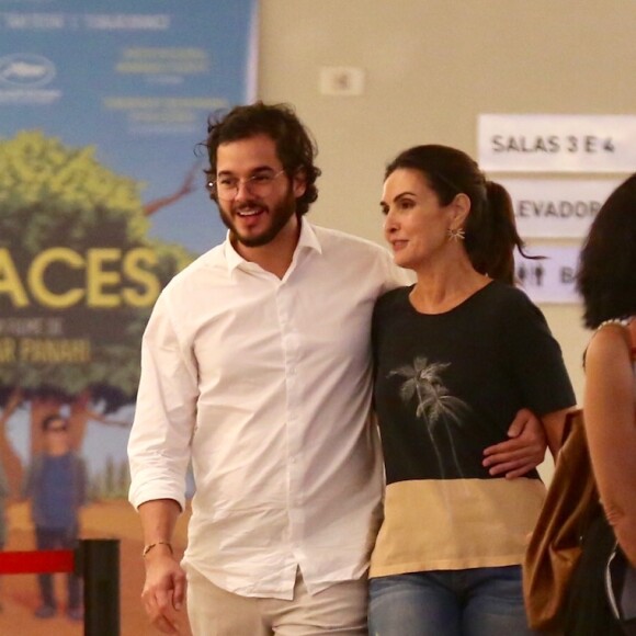 Fátima Bernardes usou o mesmo look com o qual recebeu o namorado no Rio de Janeiro