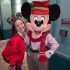 Larissa Manoela é apaixonada pelo personagem criado pelo Walt Disney: 'Eu amo demais'