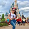 Larissa Manoela admitiu sua paixão pelos parques em Orlando: 'Eu tenho que parar de vir de 15 em 15 dias, porque de 15 em 15 dias a Disney está lançando uma orelha nova'
